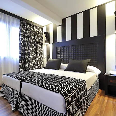 Hotel Salles Aeroport De Girona 4*