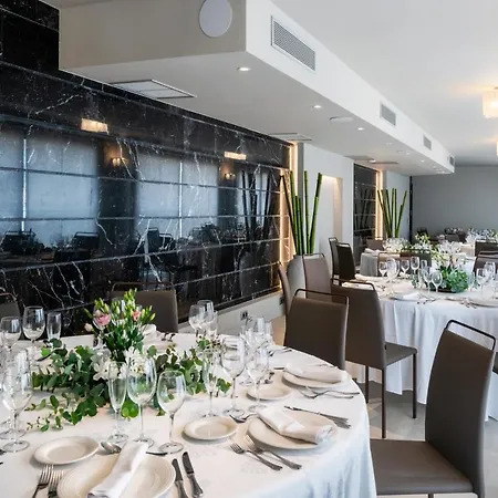 Salles Aeroport De Girona Hotel 4*