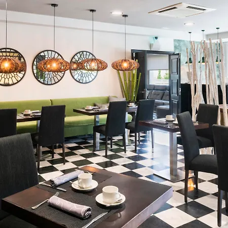 Salles Aeroport De Girona Hotel
