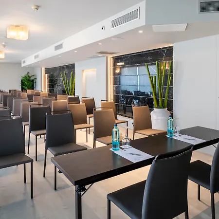 Hotel Salles Aeroport De Girona