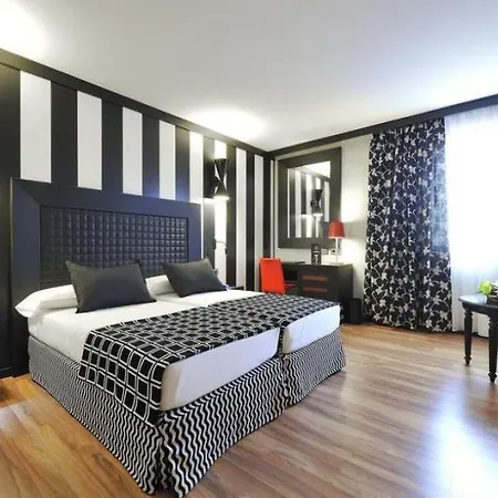 Salles Aeroport De Girona 4*