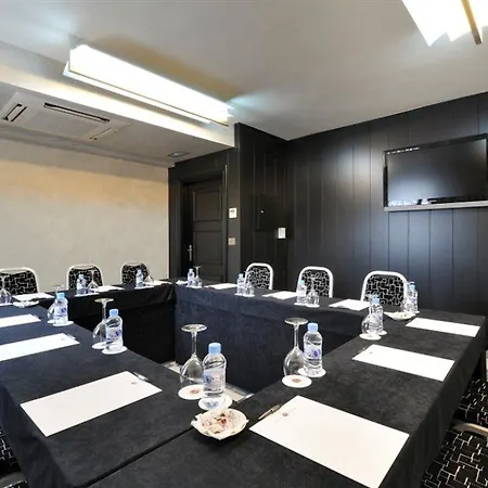 Salles Aeroport De Girona 4*