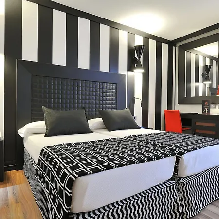 Salles Aeroport De Girona 4*